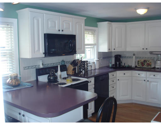 7 Hill Road Holbrook, MA 02343 - Photo 5 of 23 Gallery Image 5