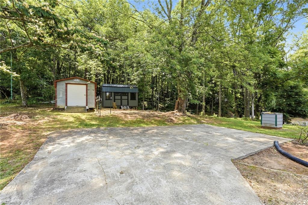 1547 Siloam Road Mount Airy, NC 27030 - Photo 26 of 28