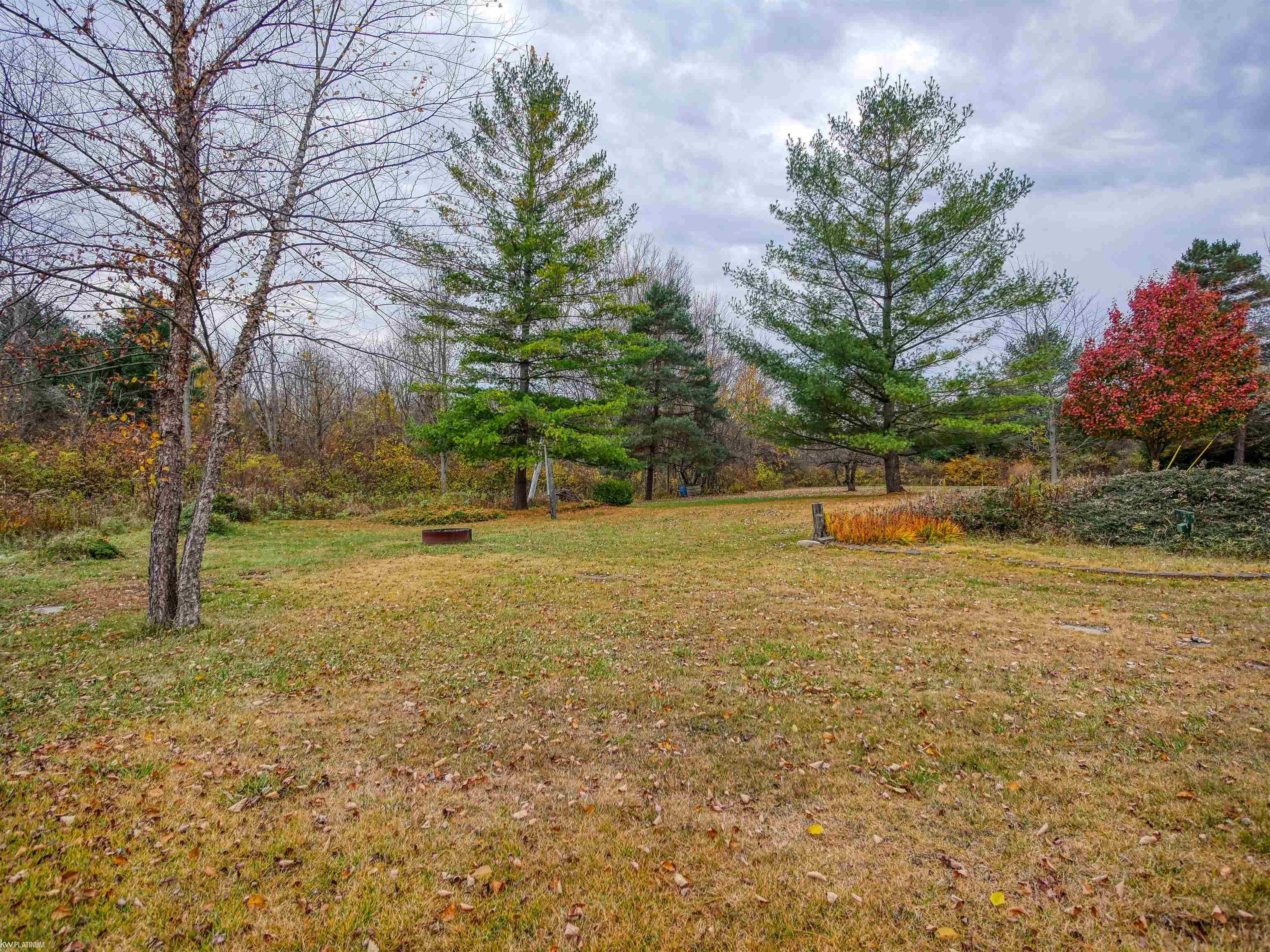 4089 Burtch Road Fort Gratiot, MI 48059 - Photo 9 of 30 50093924-8.JPG