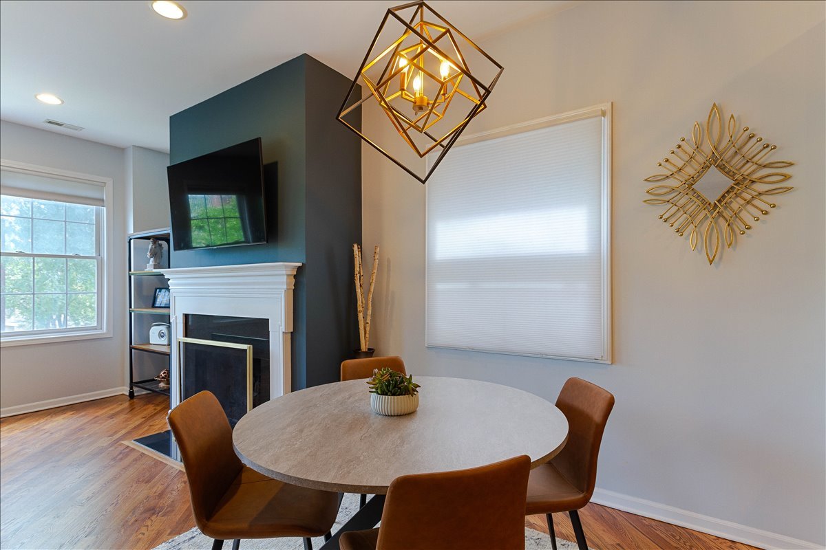 7028 North Ridge Boulevard, Unit 2S Chicago, IL 60645 - Photo 5 of 25
