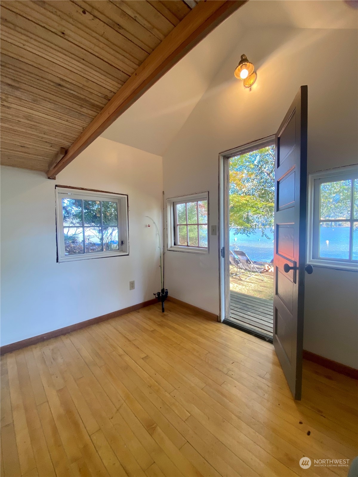 10 Inlet Circle Bellingham, WA 98229 - Photo 9 of 22 an empty room with windows