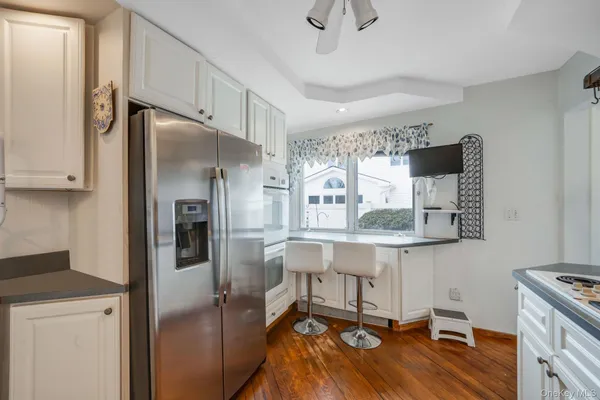 $700,000 | 51 Wexford Drive, Oakdale, NY 11769