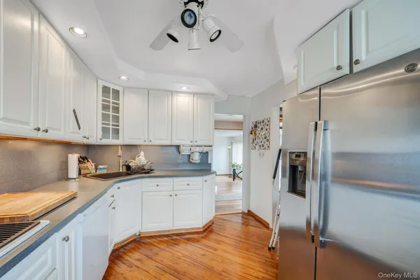 $700,000 | 51 Wexford Drive, Oakdale, NY 11769