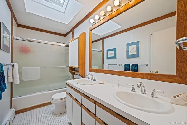 $700,000 | 51 Wexford Drive, Oakdale, NY 11769