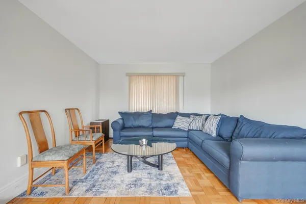 $700,000 | 51 Wexford Drive, Oakdale, NY 11769