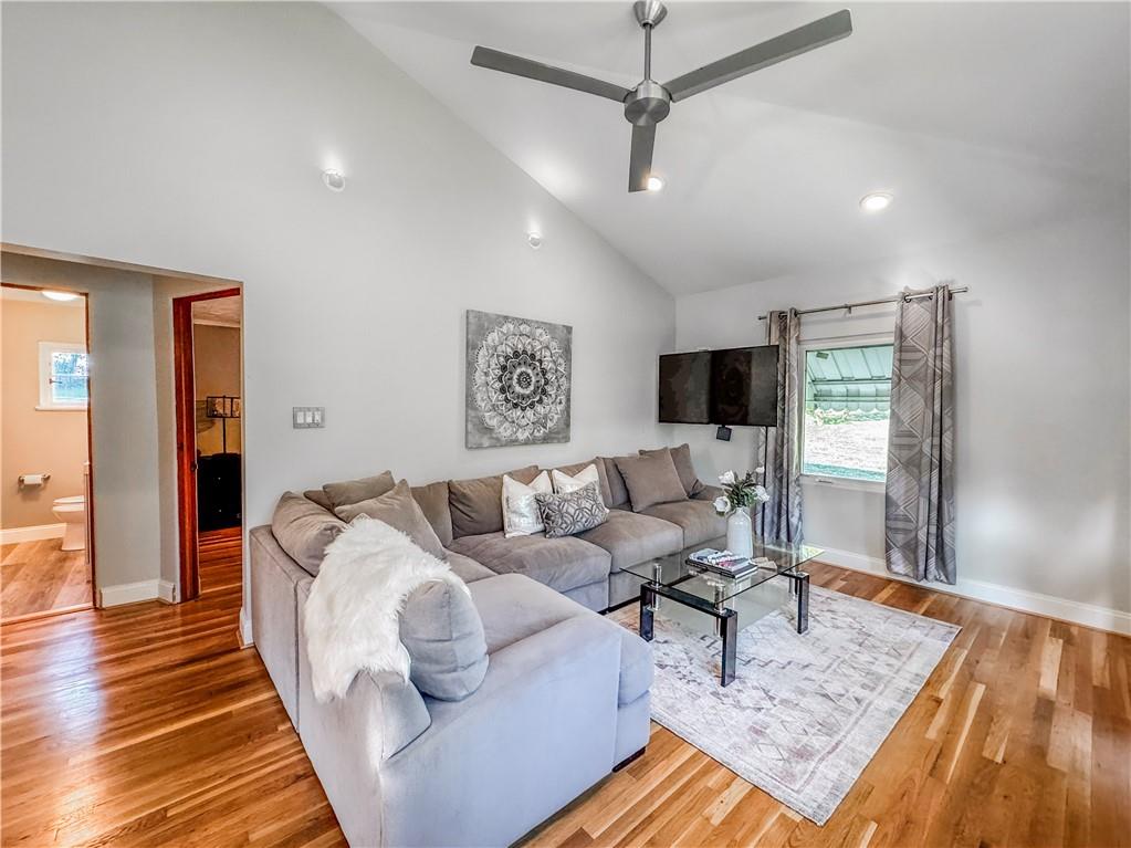 2408 Oakhill Road Gibsonia, PA 15044 - Photo 4 of 34 Gallery Image 4