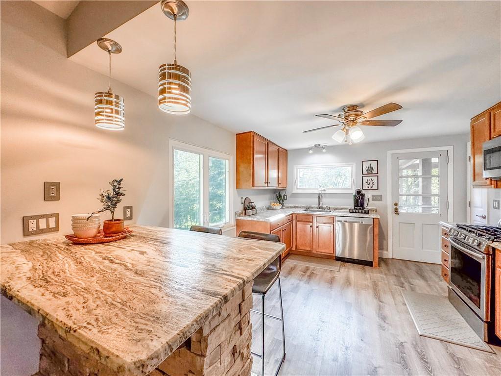 2408 Oakhill Road Gibsonia, PA 15044 - Photo 6 of 34 Gallery Image 6