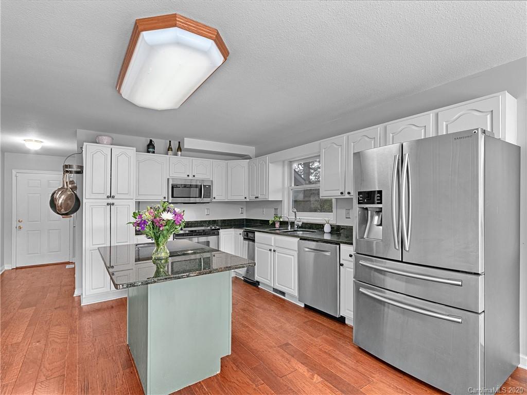 609 Old Fort Road Fairview, NC 28730 - Photo 14 of 44 Gallery Image 14