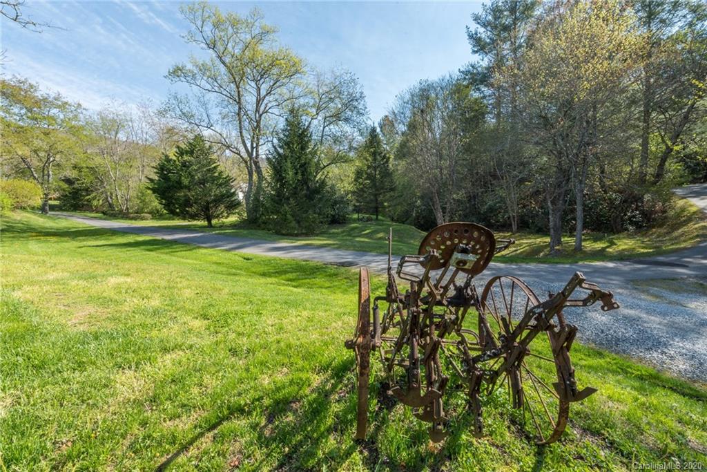 609 Old Fort Road Fairview, NC 28730 - Photo 27 of 44 Gallery Image 27