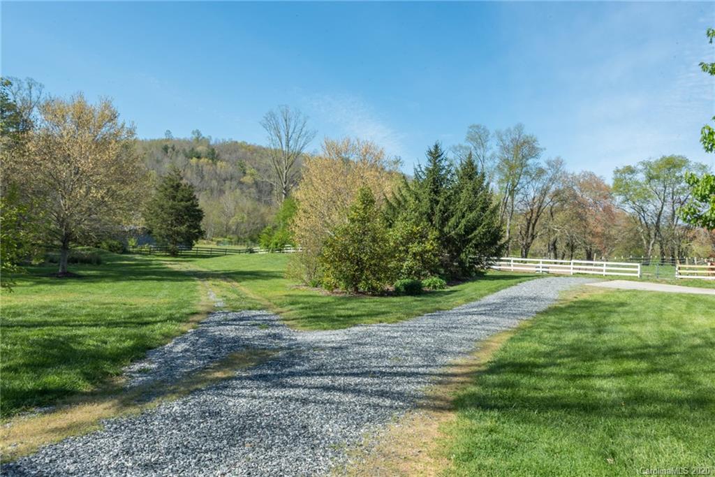 609 Old Fort Road Fairview, NC 28730 - Photo 28 of 44 Gallery Image 28