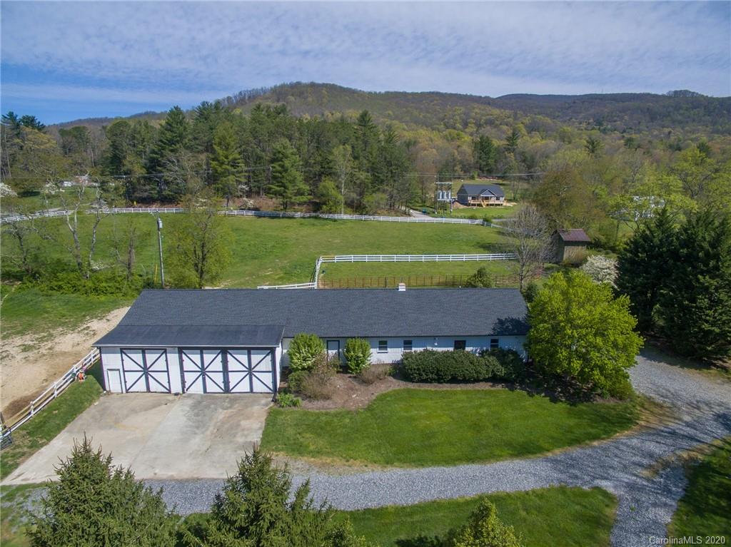 609 Old Fort Road Fairview, NC 28730 - Photo 4 of 44 Gallery Image 4