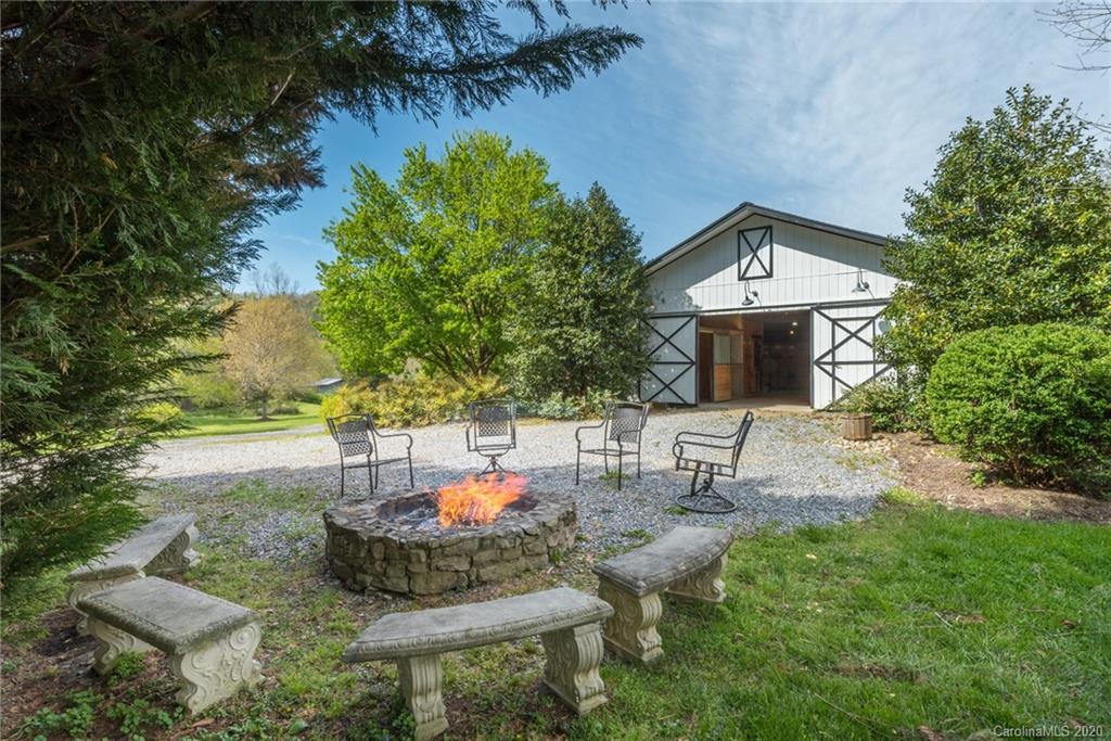 609 Old Fort Road Fairview, NC 28730 - Photo 7 of 44 Gallery Image 7