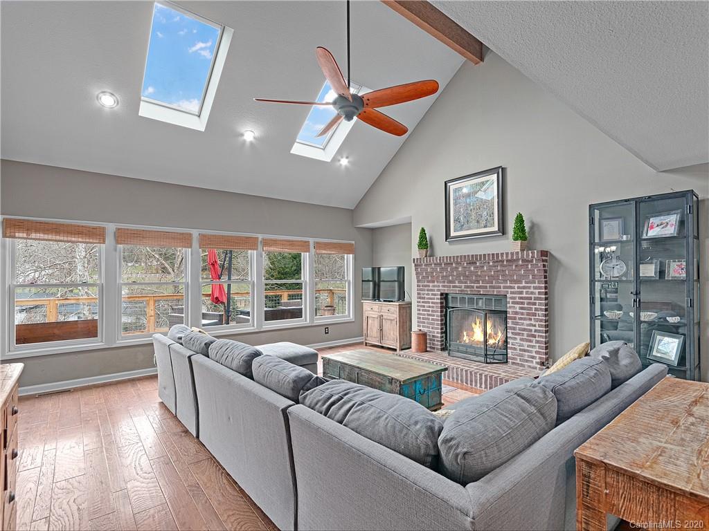 609 Old Fort Road Fairview, NC 28730 - Photo 10 of 44 Gallery Image 10