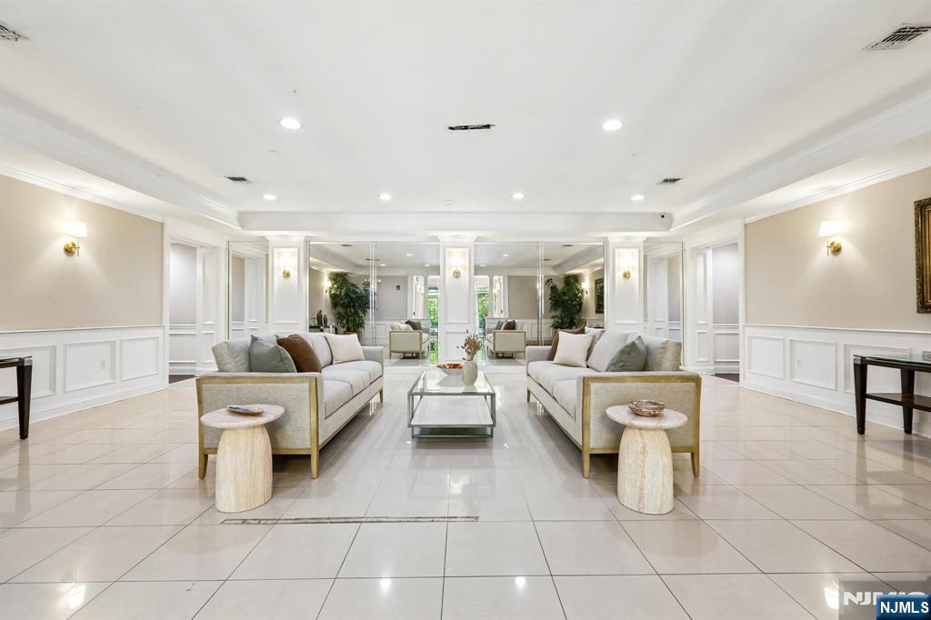 9104 Ravenscroft Road Clifton, NJ 07013 - Photo 35 of 50