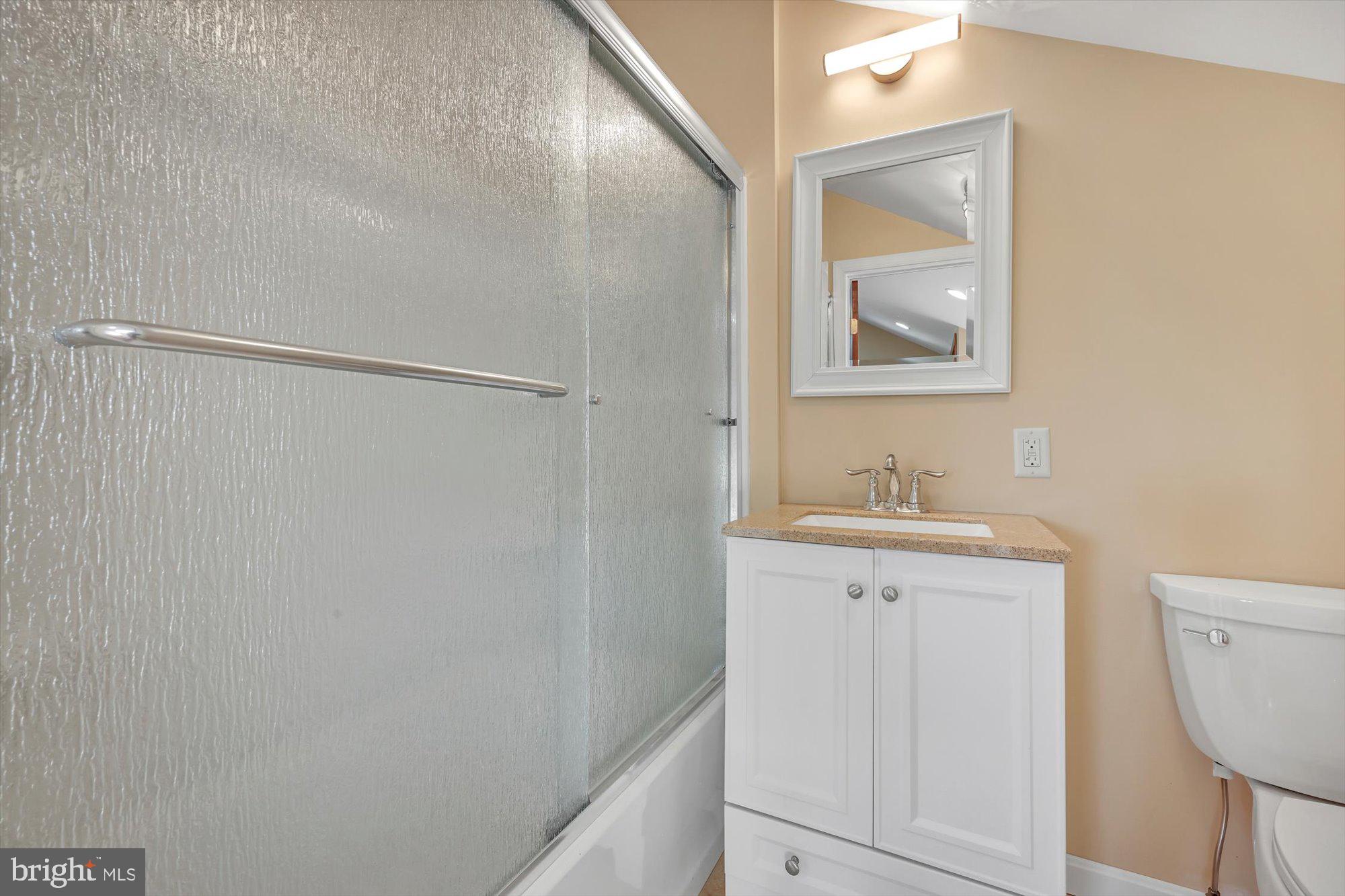 9 Beaver Road Hershey, PA 17033 - Photo 32 of 42 En-Suite Bathroom (bedroom #4)