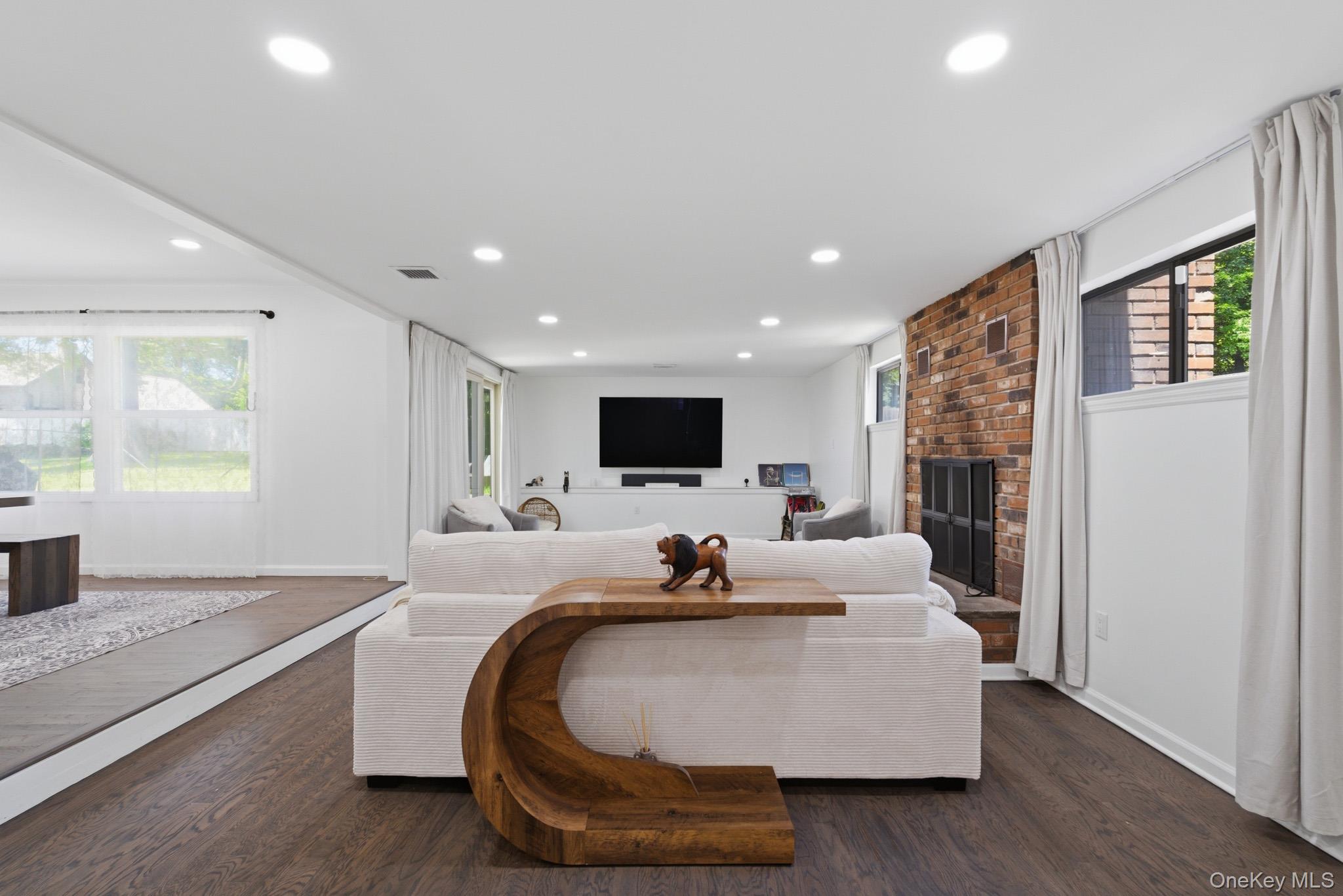 2 Bell Place Rye Brook, NY 10573 - Photo 3 of 41