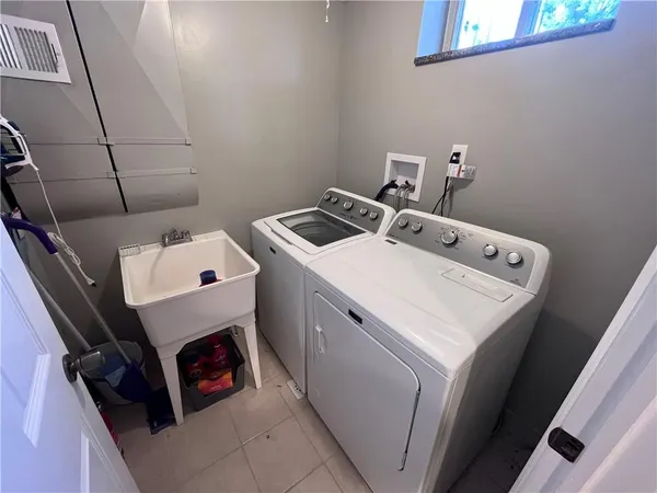 $2,195 | 1875 Linton Street, Pittsburgh, PA 15219