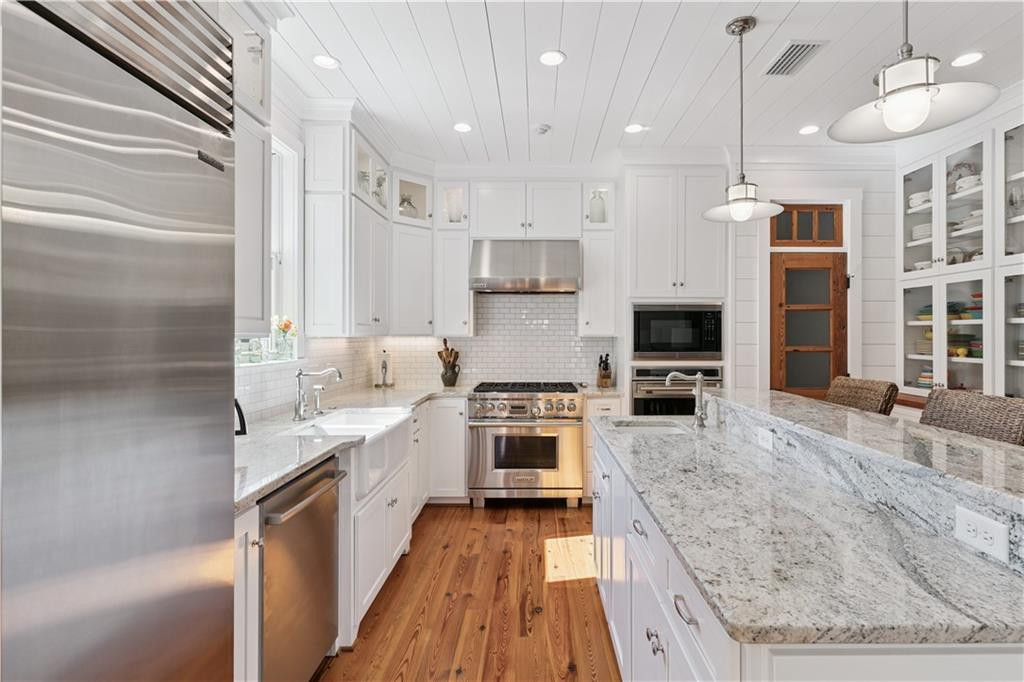 4316 5th Street St. Simons Island, GA 31522 - Photo 13 of 58 Kitchen