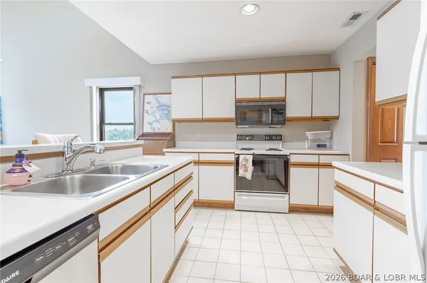 $250,000 | 210 Bluff Boulevard, Unit 4B, Camdenton, MO 65020