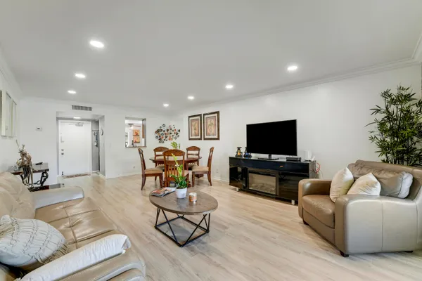 $1,850 | 14849 Cumberland Drive, Unit 2070, Delray Beach, FL 33446