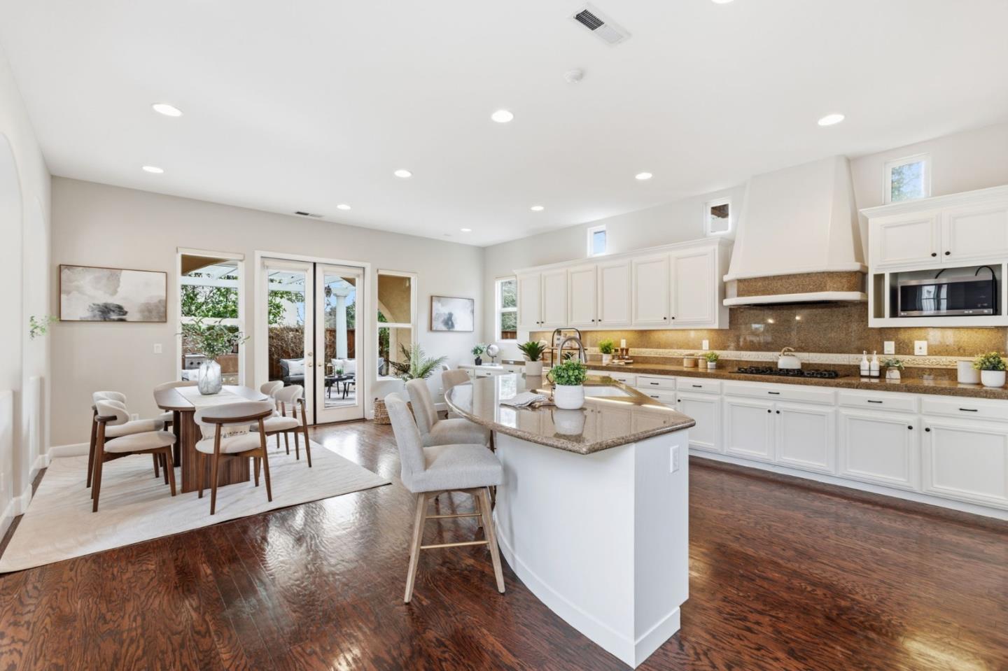 1826 Club Drive Gilroy, CA 95020 - Photo 16 of 84