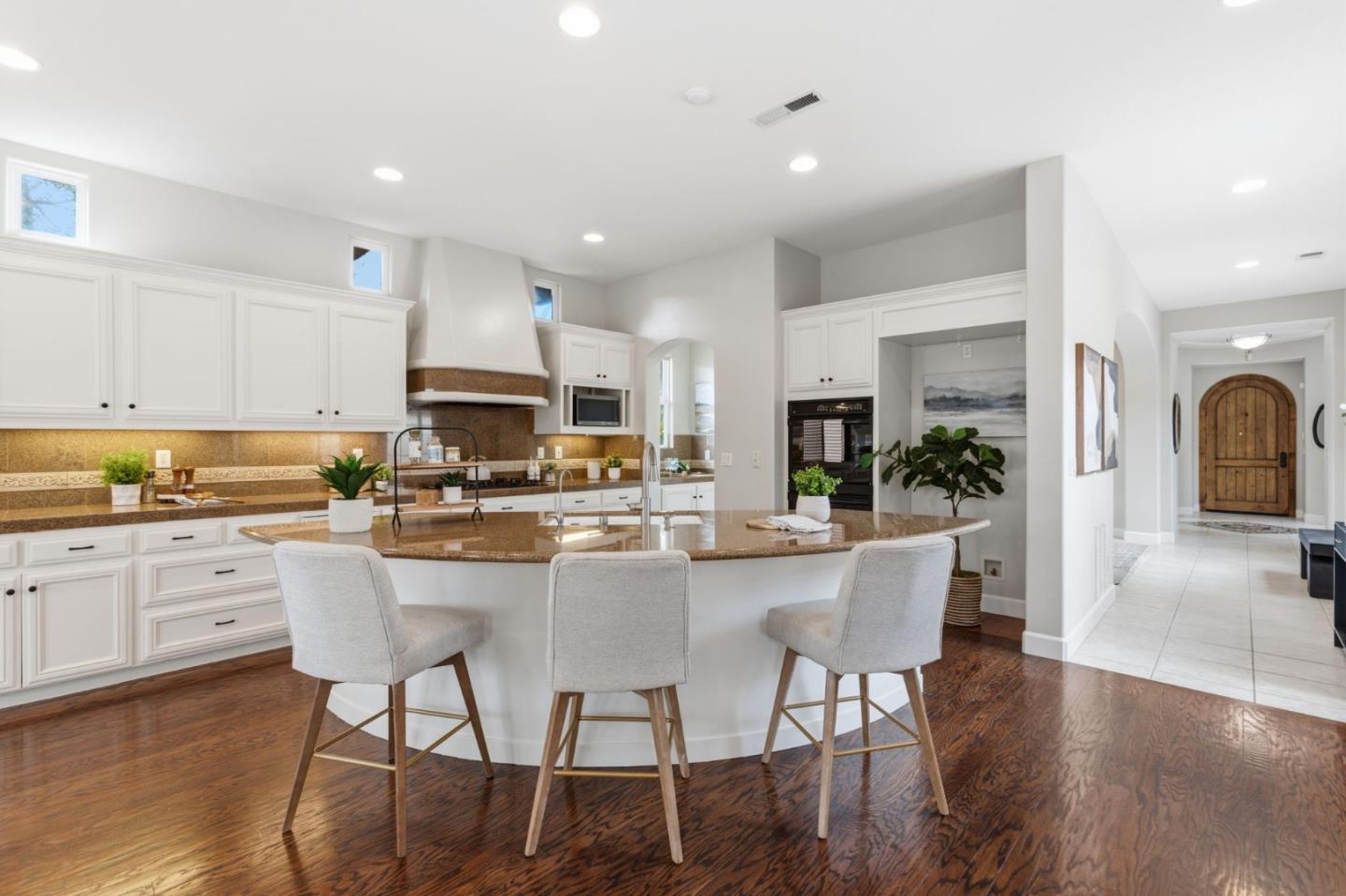 1826 Club Drive Gilroy, CA 95020 - Photo 19 of 84