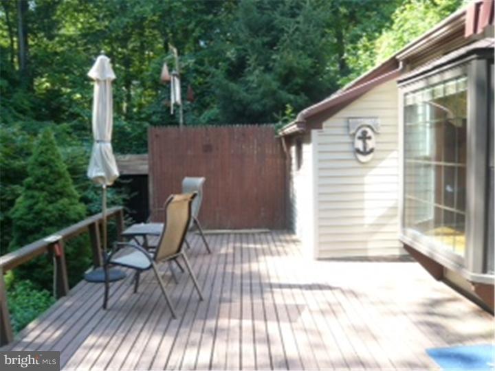 180 Kings Road Westampton, NJ 08060 - Photo 15 of 19 Deck