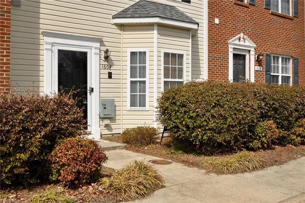 $214,900 | 1604 Olivers Crossing Circle, Winston-Salem, NC 27127
