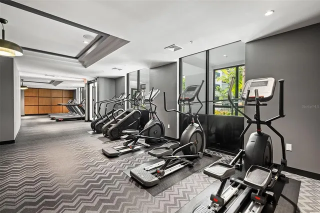 $3,190 | 1991 Main Street, Unit LINKS B6, Sarasota, FL 34236