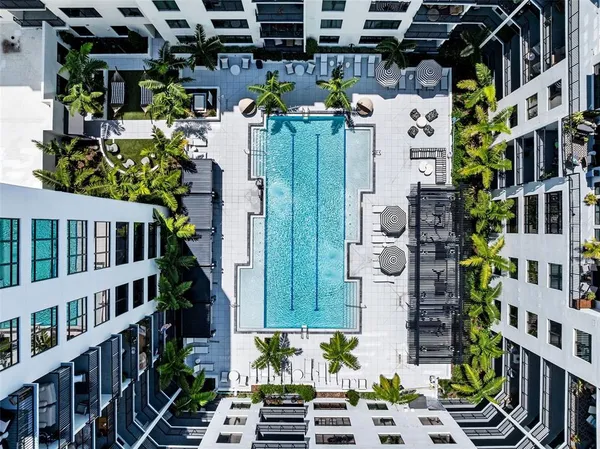 $3,433 | 1991 Main Street, Unit ASTER B5 DEN, Sarasota, FL 34236