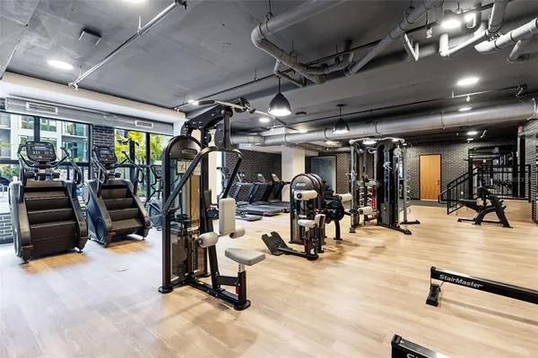 $3,433 | 1991 Main Street, Unit ASTER B5 DEN, Sarasota, FL 34236