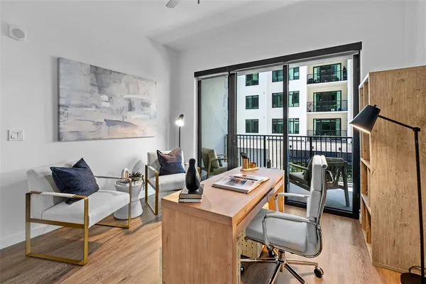 $3,433 | 1991 Main Street, Unit ASTER B5 DEN, Sarasota, FL 34236