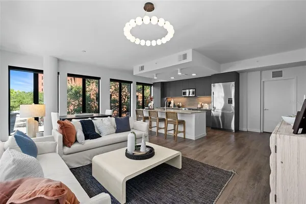 $3,433 | 1991 Main Street, Unit ASTER B5 DEN, Sarasota, FL 34236