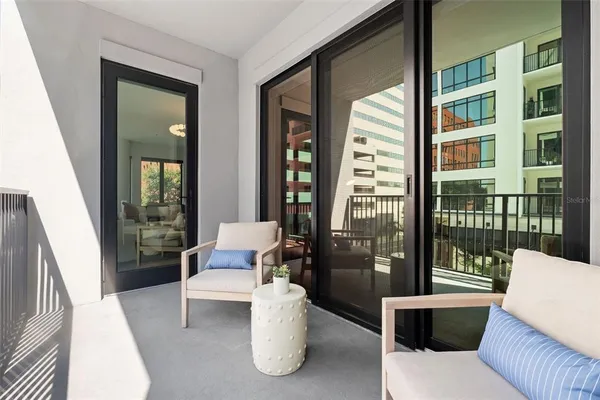 $3,433 | 1991 Main Street, Unit ASTER B5 DEN, Sarasota, FL 34236