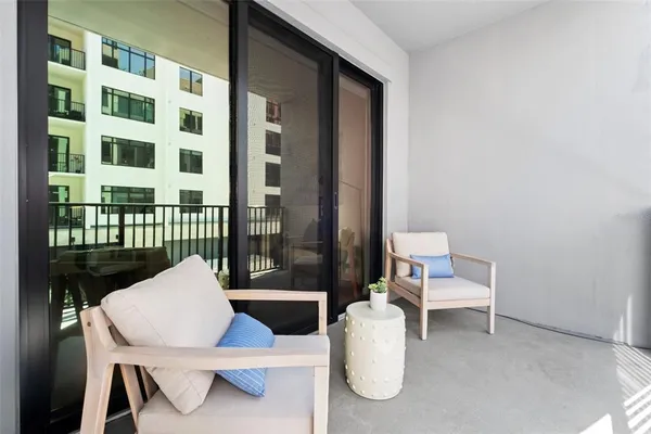 $3,433 | 1991 Main Street, Unit ASTER B5 DEN, Sarasota, FL 34236