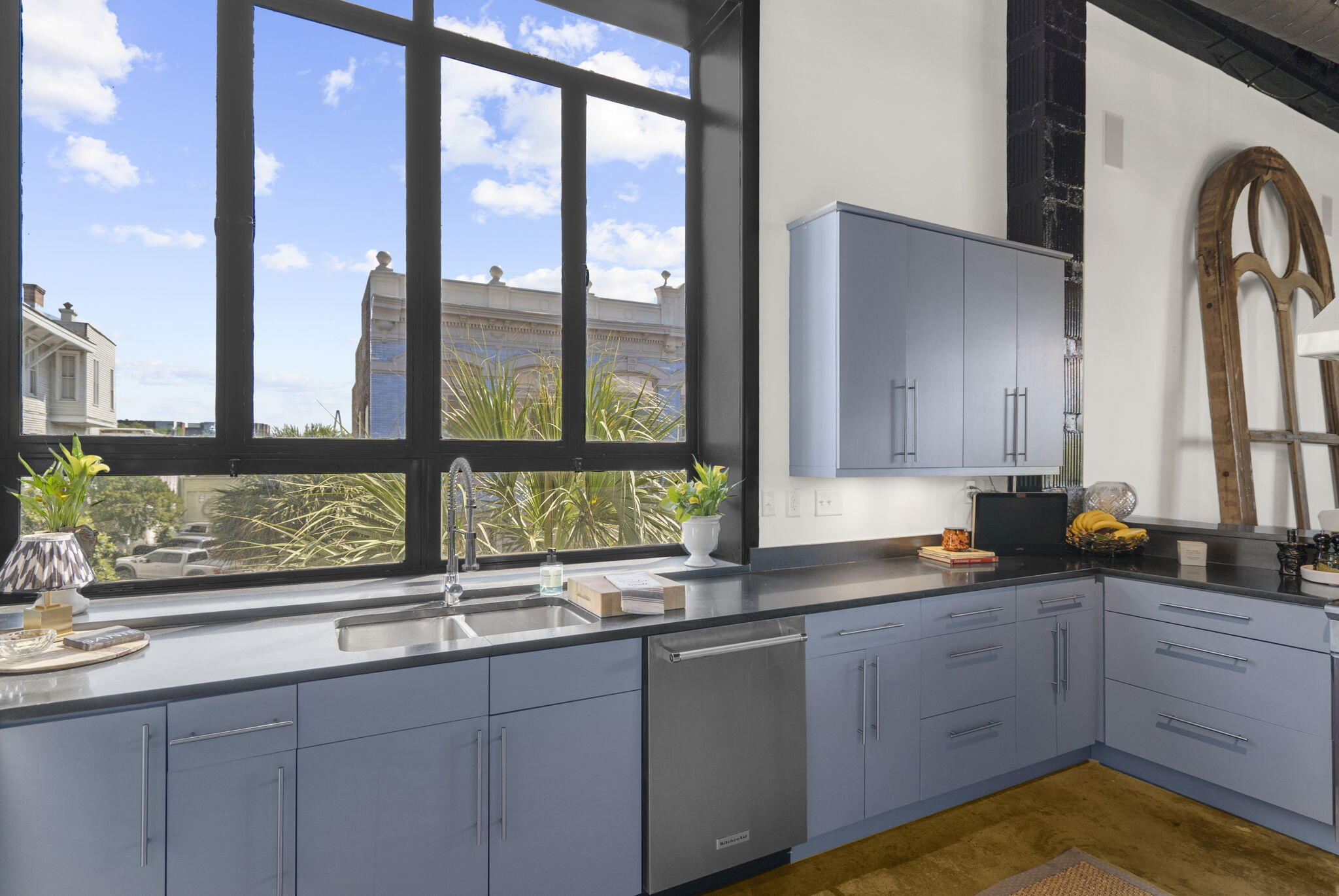 517 King Street, Unit 7 Charleston, SC 29403 - Photo 29 of 75 87-web-or-mls-DSC08624