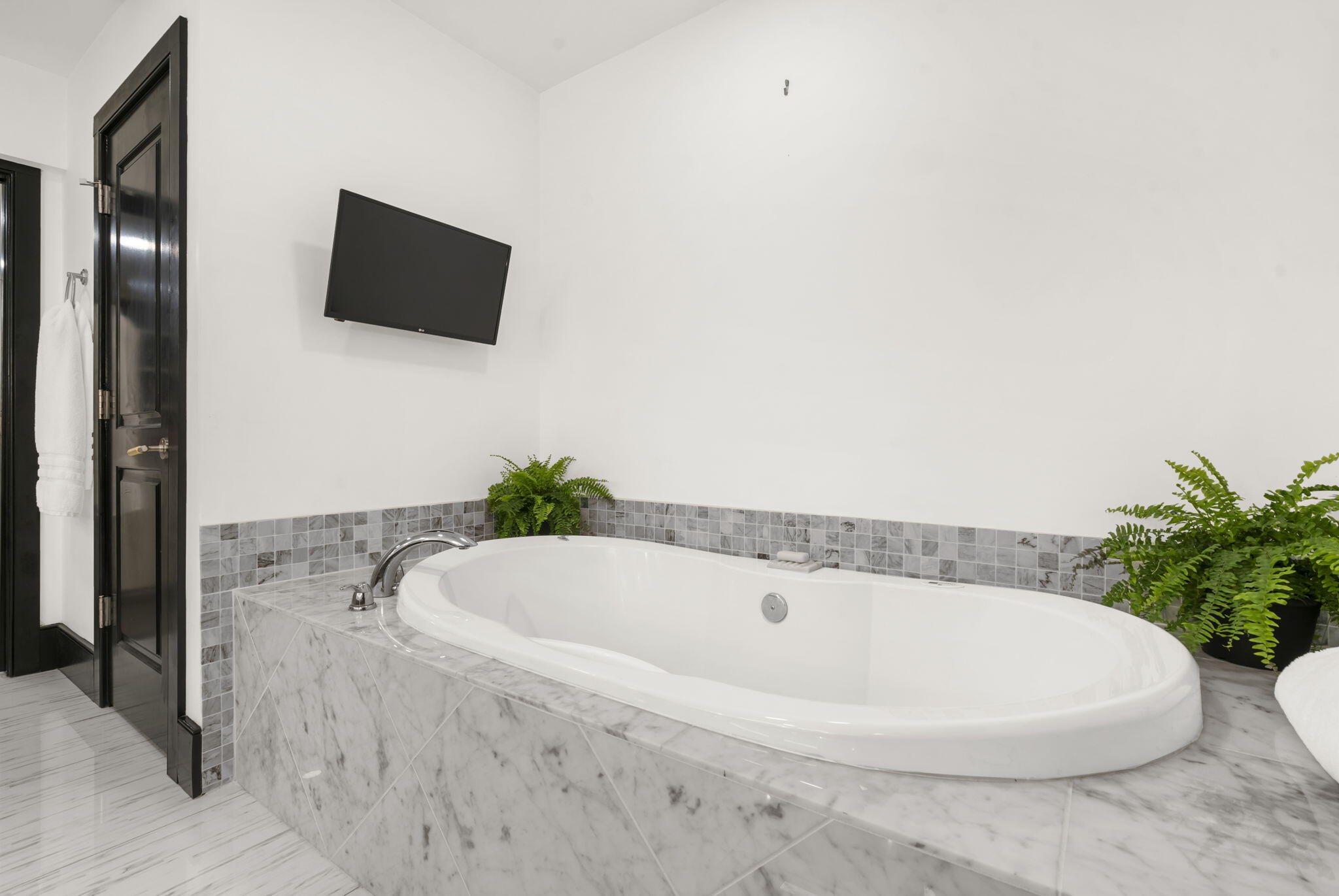 517 King Street, Unit 7 Charleston, SC 29403 - Photo 47 of 75 62-web-or-mls-DSC08443 (2)