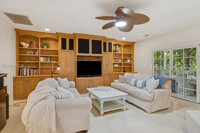 $750,000 | 66 Timber Lane, Hilton Head Island, SC 29926