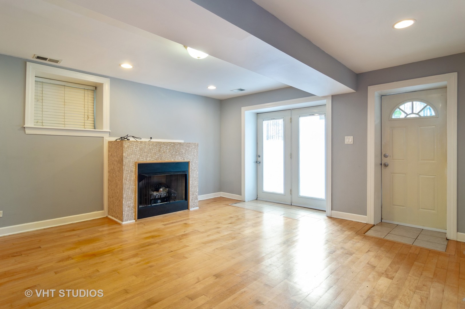 2443 West Harrison Street, Unit 1 Chicago, IL 60612 - Photo 2 of 14