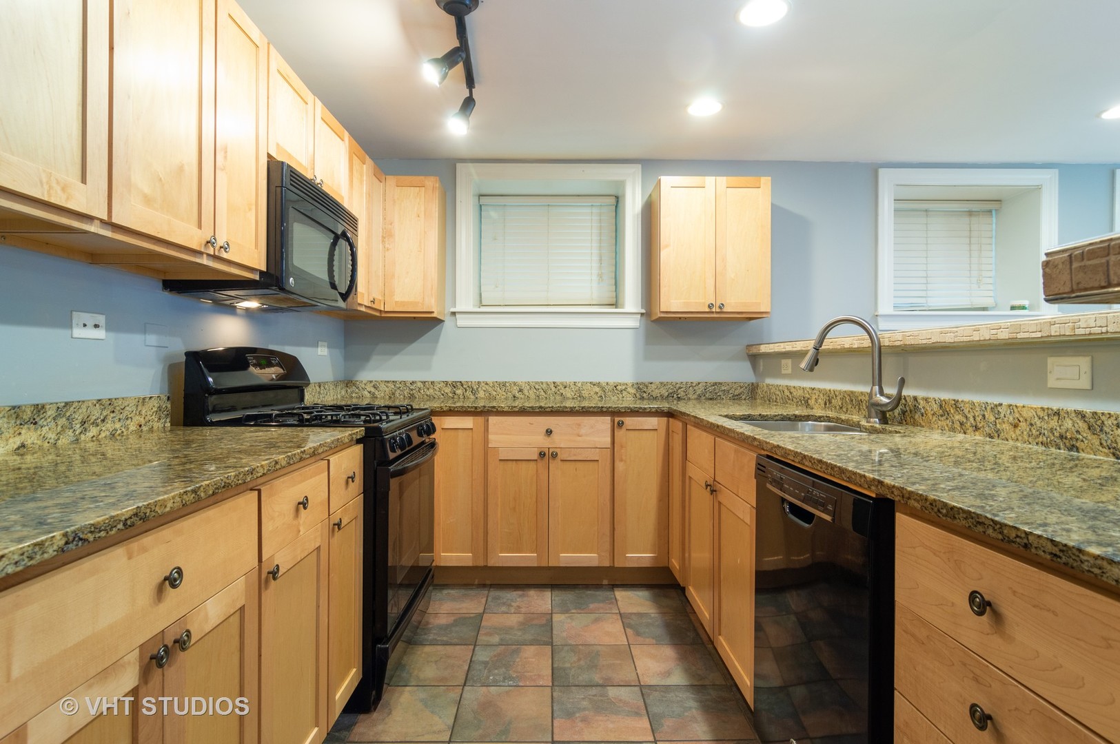 2443 West Harrison Street, Unit 1 Chicago, IL 60612 - Photo 4 of 14