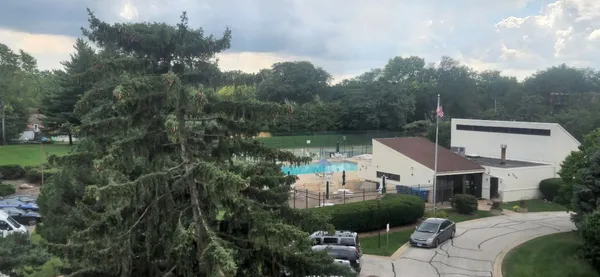 $2,200 | 1605 East Central Road, Unit 410B, Arlington Heights, IL 60005