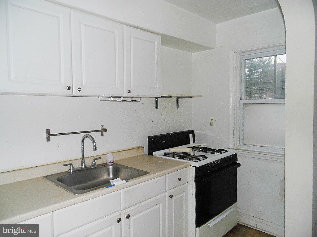 379 Marydell Road Baltimore, MD 21229 - Photo 8 of 14