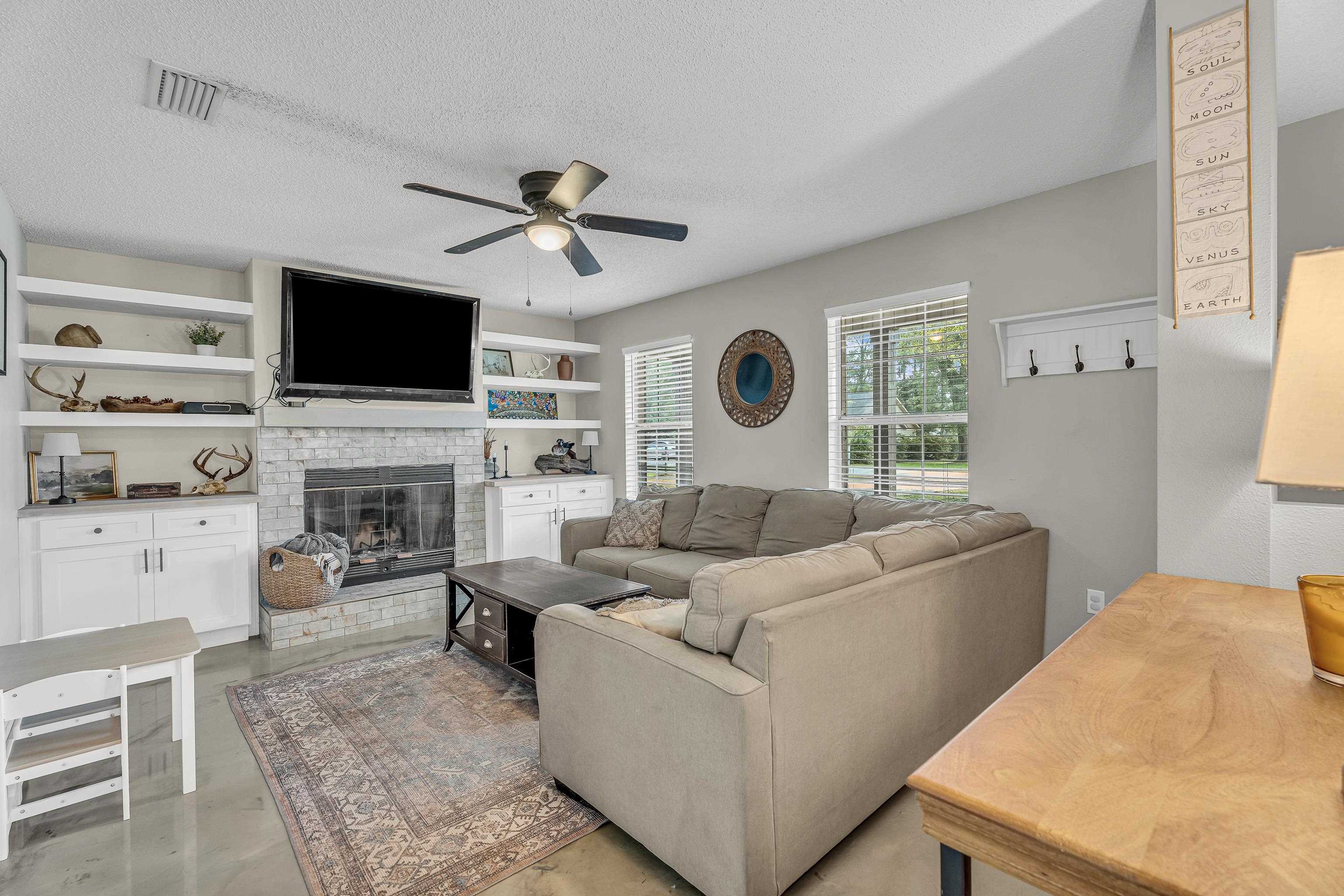 23214 Rochelle Loop Robertsdale, AL 36567 - Photo 13 of 27 Living Room
