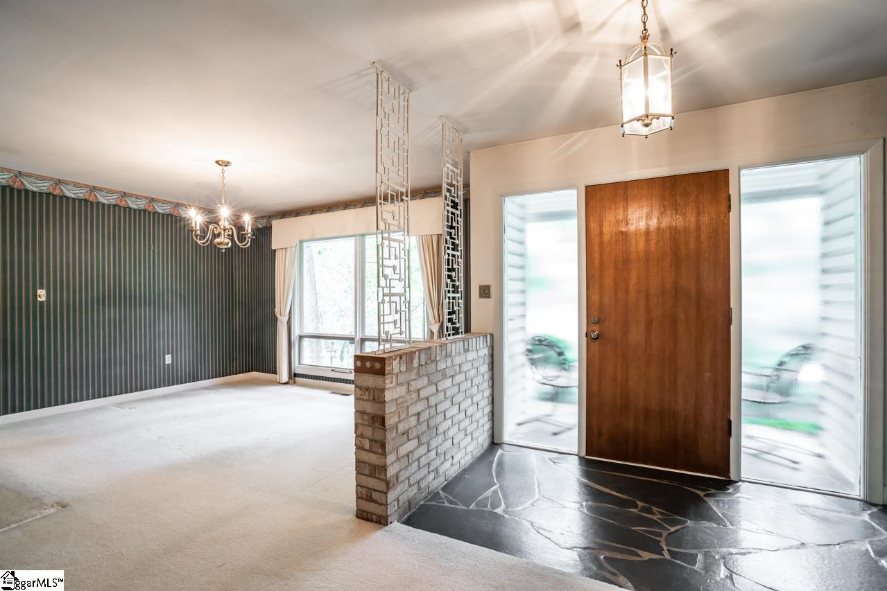 347 Pimlico Road Greenville, SC 29607 - Photo 3 of 28