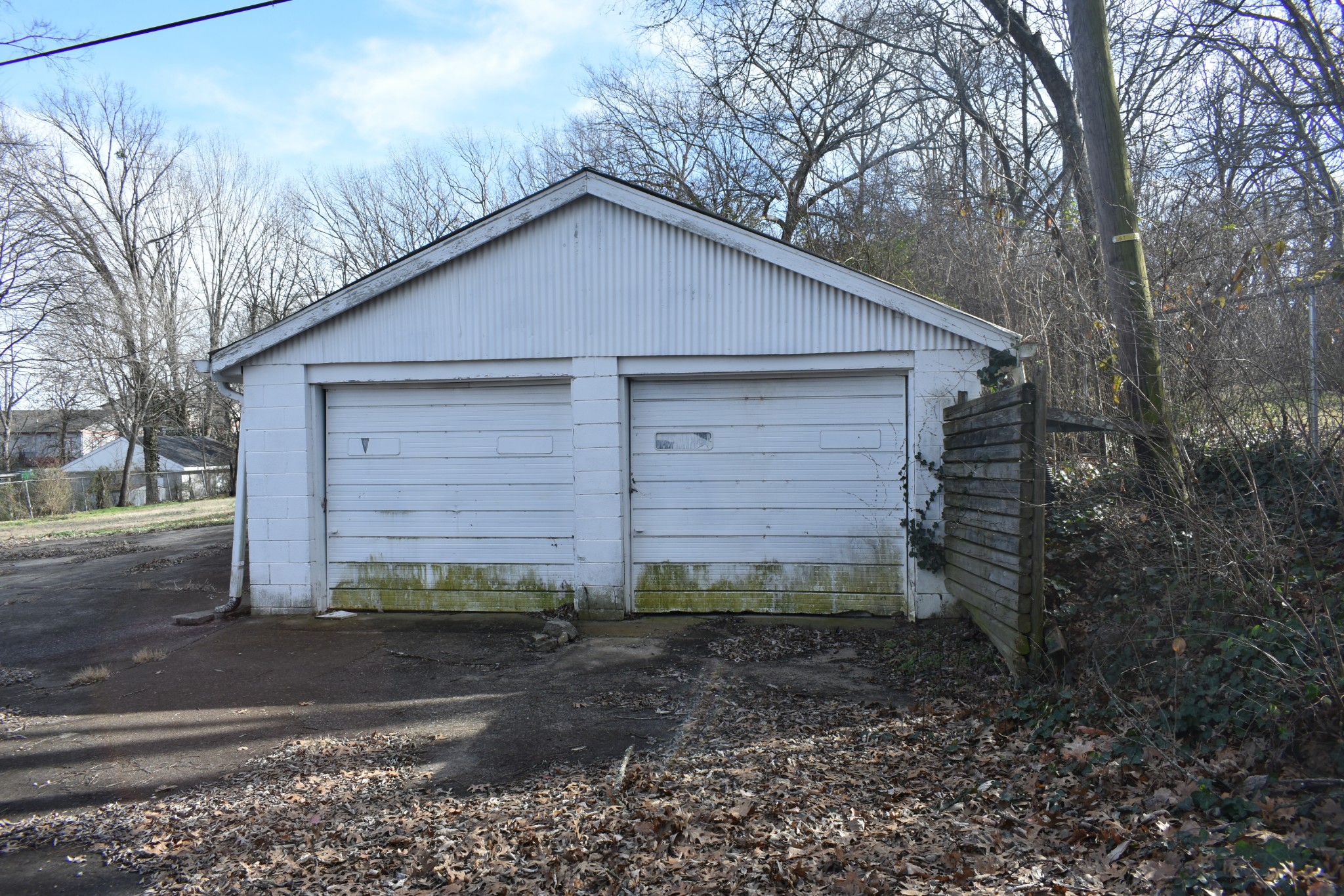 141 Hillcrest Drive Madison, TN 37115 - Photo 5 of 18 a view of a house with a yard
