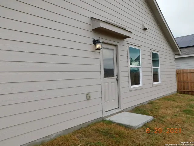 $1,450 | 2623 Pechora Pipit, New Braunfels, TX 78130