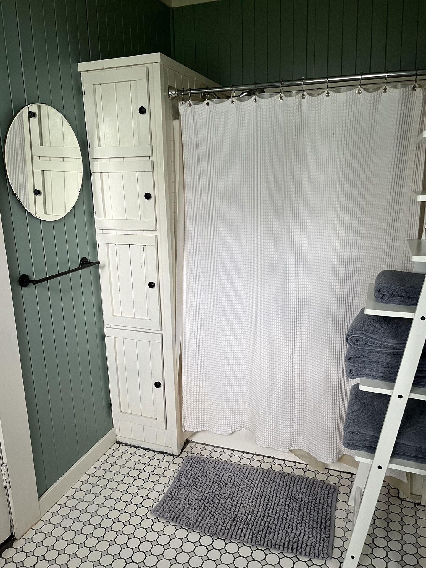 32441 Modoc Point Road Chiloquin, OR 97624 - Photo 23 of 26 16_bathroom1