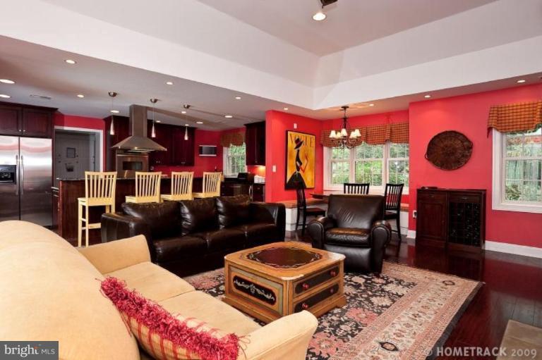 305 West Wind Road Towson, MD 21204 - Photo 2 of 20 Family Room