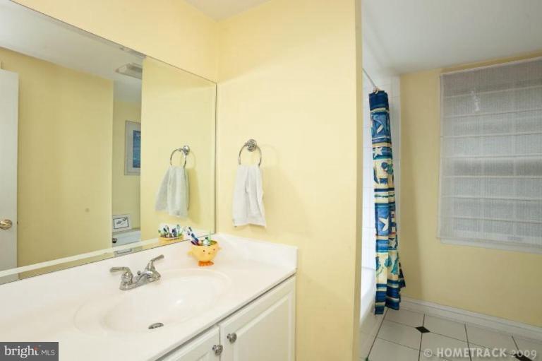 305 West Wind Road Towson, MD 21204 - Photo 14 of 20 Bath #2