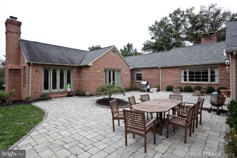 305 West Wind Road Towson, MD 21204 - Photo 15 of 20 Patio